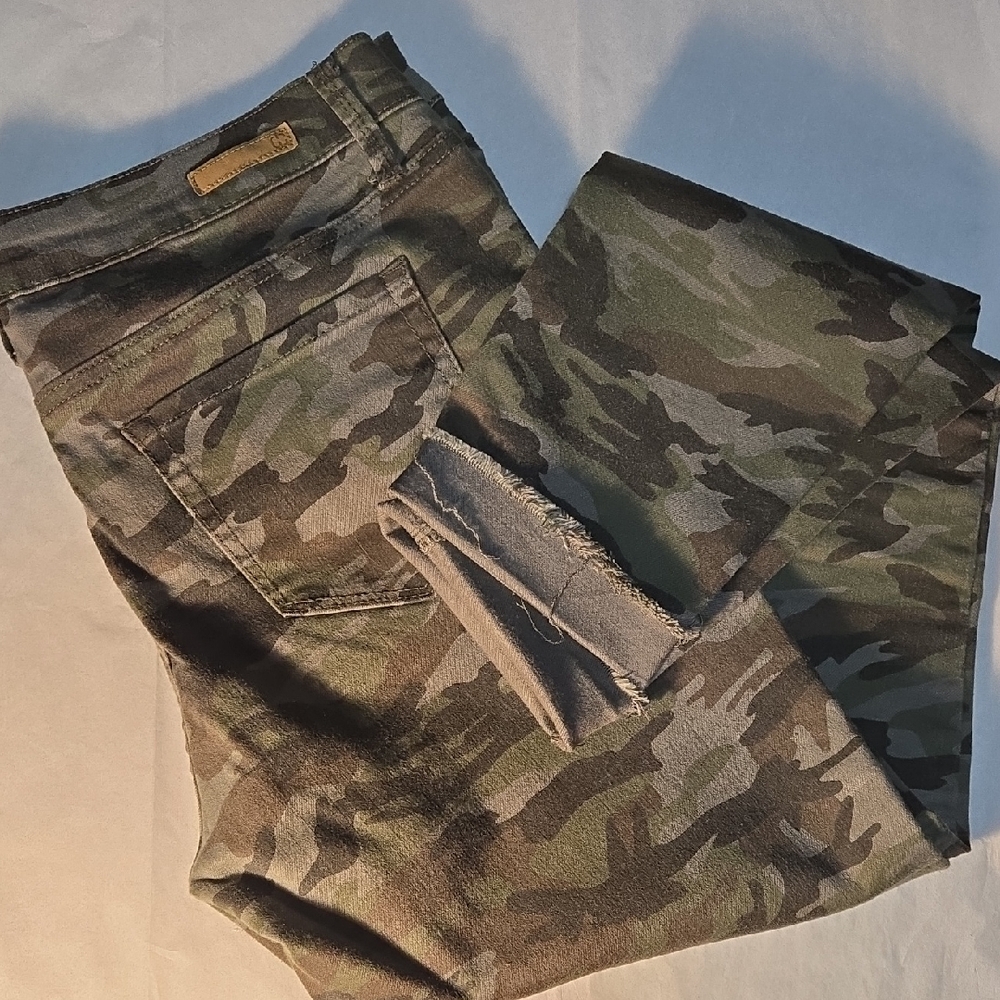 True Craft Camouflage Ankle Pants